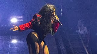 ‘Snooze’  SZA LIVE [upl. by Htidirem]