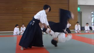 【合気道】女子高校生の演武 Cute girls high school student Aikido Demonstration [upl. by Aleehs]