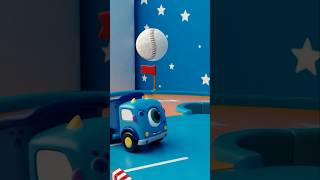 Dibujosanimados de coches de juguete🚛😍🚔🚘 MOCAS juegan con una pelota de béisbol ⚾🥎🏀🏉🏈 [upl. by Sharia]