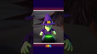 Bruxa Verde Lançando Magia na Baía 🧙‍♀️Halloween Assustador shorts halloween aquibebêscantam [upl. by Aime]