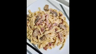 Recette des Tagliatelles à la Crème Fraîche aux Lardons et Champignons [upl. by Yensehc]