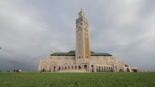 Casablanca  Marruecos  Gran Mezquita Hassan II  Zoco de las Aceitunas  Morocco [upl. by Llennehc]