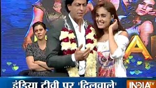 Dilwale Shah Rukh Kajol Varun and Kriti Have Ultimate Fun with Fans [upl. by Tertius763]