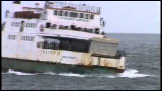 Ferry Boat No temporal Bahia Quase vira [upl. by Kellyn244]