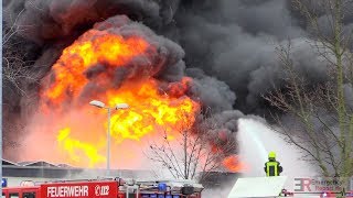 GROSSBRAND MIT EXPLOSIONEN IN MOERS  Massive Rauchentwicklung amp Feuerbälle  Großeinsatz [upl. by Backler]