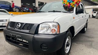 Nissan Np300 24 Doble Cabina Mt [upl. by Adnohsek]