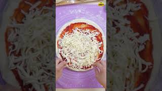 UY SHAROITIDA MAZALI PIZZA TAYORLASH  ГОТОВИТЬ ВКУСНУЮ ПИЦЦУ В ДОМАШНЫХ УСЛОВИЯХ shorts [upl. by Adlen]