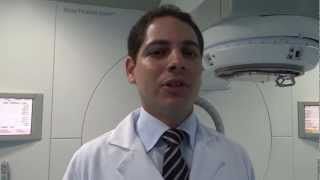 Médico explica como funciona o equipamento de radioterapia da Unacon [upl. by Hachmin57]