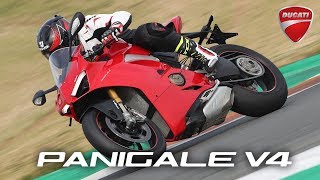 Ducati Panigale V4 2018 Prueba en circuito [upl. by Nirehtac14]