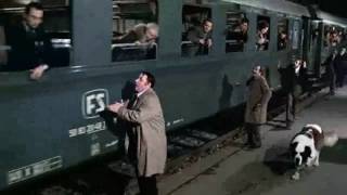 Habitación para cuatro Amici miei 1975 De Mario Monicelli Escena de la estación [upl. by Ermina213]