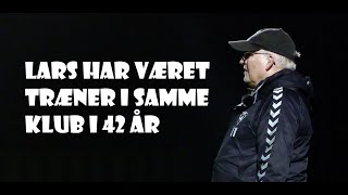 Lars har været træner i 42 år i samme klub [upl. by Anawaj684]