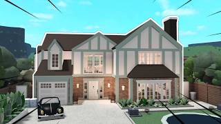 BUILDING A DETACHED UK HOUSE IN BLOXBURG [upl. by Hanikas]