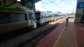 Transperth A series with a Transperth B series at Greenwood station [upl. by Demeter]