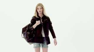 How To Lederjacke richtig kombineren Fashion Tutorial  MANOR [upl. by Ahtrim971]