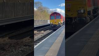 66105 passing cottingley with a 3 tone in a diversion [upl. by Analla]