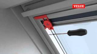 VELUX Einbauvideo VerdunkelungsRollo [upl. by Trebeh596]