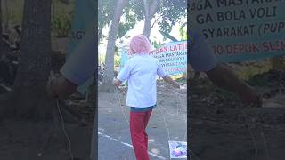 WADUH JANGAN DITIRU YA UCUP MALAH MAIN LAYANGAN DI JALAN😬 viralvideo shorts trending [upl. by Eceerahs]