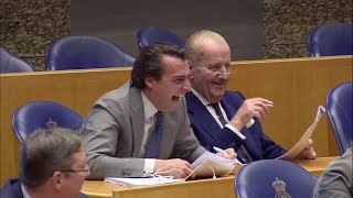 Thierry Baudet FvD komt niet meer bij van het lachen [upl. by Batruk]