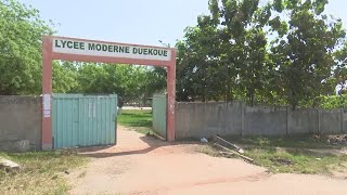 Le proviseur du Lycée moderne de Duékoué sensibilise les élèves contre les congés anticipés [upl. by Salba]