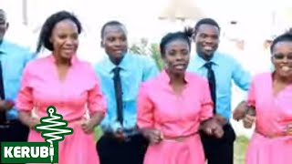 Mt Kizito Makuburi  Apewe sifa Official Music Video [upl. by Lillis86]