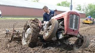 Massey Ferguson 35 Struggles To Fill Up Waterhole  Ferguson Days 2016 [upl. by Carlynn]