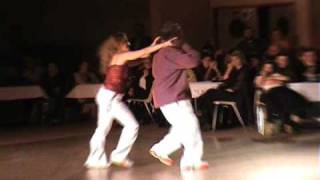 Isaac Bationon bailando salsa cubana [upl. by Yblok199]