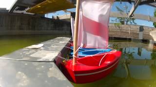 Un port flottant pour amarrer son bateau au large [upl. by Aivekahs]