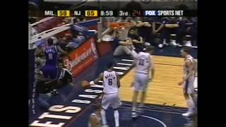 Tim Thomas dunk over Todd MacCulloch in 2002 [upl. by Anni]