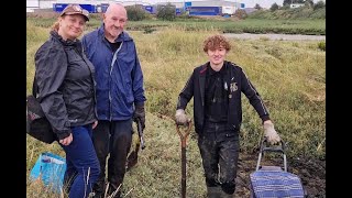 Mudlarks of the West What do we find mudlarking in this thames swamp [upl. by Hniv]