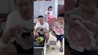 bap byta boht chalaq nikly funny baby family viralvideo youtubeshorts trending cute [upl. by Thanos]