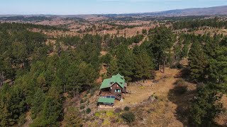 Dejaron Buenos Aires para vivir como ermitaños en el medio del bosque  Villa Alpina Córdoba [upl. by Wendie]