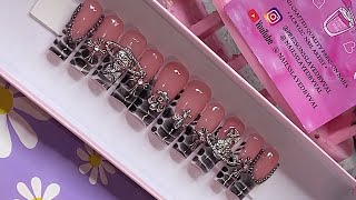 Trendy Press on nails  Tutorial 🩶🕷️💅🏼 beginner friendly Easy nail design for press on nails [upl. by Marla]