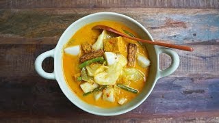 Sayur Lodeh With Lontong [upl. by Asiat]