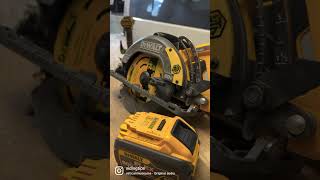 Dewalt Flexvolt worm drive style saw dust port [upl. by Nwad]