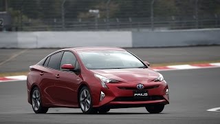 Toyota Prius IV  1er contact en vidéo [upl. by Wehner552]