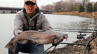 Bank fishing for catfish  How to catch catfish in a river  Winter catfishing [upl. by Shaffer228]