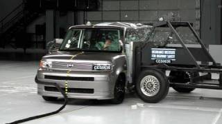 2006 Scion xB side IIHS crash test [upl. by Janka]