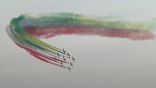 Spettacolo sul cielo di Roma le Frecce tricolori per Mattarella [upl. by Hodge533]