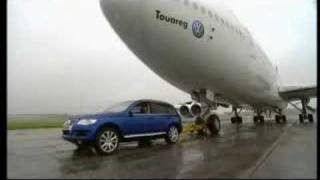 VW Touareg vs Boeing 747  AutoMotoTV [upl. by Annaeg]