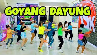 GOYANG DAYUNG  TIKTOK VIRAL  SENAM KREASI  CHOREO ZIN CHICIE [upl. by Yemorej]