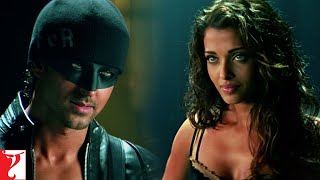 Scene  Sunehri Entry  Dhoom2  Hrithik Roshan  Aishwarya Rai [upl. by Bui]