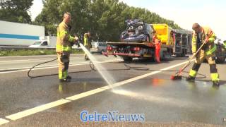 Snelweg A12 bij Zevenaar enige tijd dicht door ongeval [upl. by Lebasi]