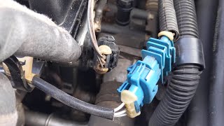 Replacing the Camshaft Position Sensor on the 08 Saturn Opel Vauxhall Astra [upl. by Llenrev]