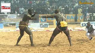 Chute historique de Balla Gaye 2 contre Boy Niang 2 [upl. by Laine]