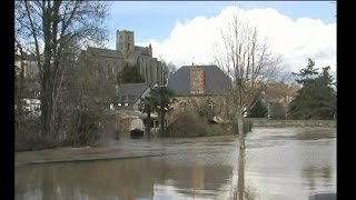 Reportage de MJCtv Inondations de Lamballe en 2010 [upl. by Aneelehs382]