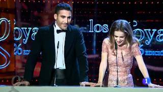 Silvia Abascal muy emocionada presenta los Goya al mejor actor de reparto [upl. by Nomis]