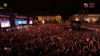 Warszawiacy śpiewają niezakazane piosenki Koncert w 79 rocznicę wybuchu Powstania Warszawskiego [upl. by Jorgenson]