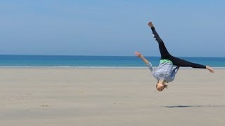 Gymnastique à la plage ♥ [upl. by Xylon80]