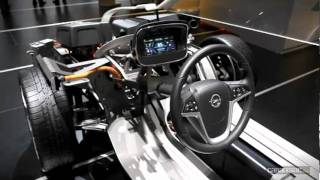 En direct de Genève  Opel Ampera  la video [upl. by Ainoloppa]