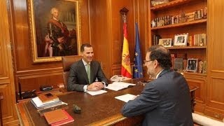 Felipe VI recibe a Rajoy en Zarzuela [upl. by Nidya530]